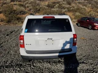 ✅ 2011 Jeep Patriot Latitude • VIN: 1J4NF1GB4BD210611 • Лот: 84897135. Опубликован ранее на Copart с пробегом 169 071 миль. Бесплатный доступ к архиву аукционных продаж из США и подробный отчёт об истории автомобиля на DreamBid. Изображение 6.