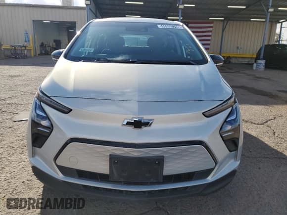 ✅ 2023 Chevrolet Bolt EV 1LT • VIN: 1G1FW6S00P4197692 • Lot: 48802705. Wystawiony na Copart z przebiegiem 28 395 mil. Bezpłatny archiwum sprzedaży aukcyjnych z USA i szczegółowy raport historii pojazdu na DreamBid. Zdjęcie 5.