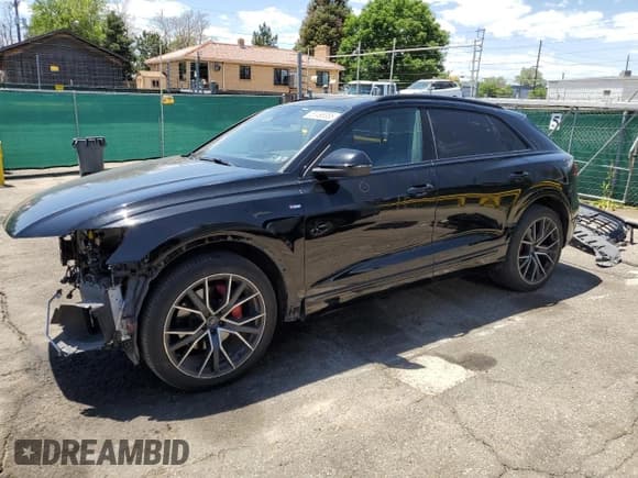 ✅ 2020 Audi Q8 Prestige • VIN: WA1FVAF18LD001941 • Лот: 61498385. Опубликован ранее на Copart с пробегом 29 634 миль. Бесплатный доступ к архиву аукционных продаж из США и подробный отчёт об истории автомобиля на DreamBid. Изображение 1.