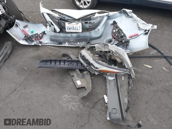 ✅ 2021 Toyota Prius LE • VIN: JTDKAMFP7M3183029 • Лот: 42422014. Опубликован ранее на IAAI с пробегом 58 121 миль. Бесплатный доступ к архиву аукционных продаж из США и подробный отчёт об истории автомобиля на DreamBid. Изображение 19.