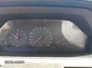 ✅ 1993 Volvo 940 • VIN: YV1JW8835P1066915 • Lot: 42583136. Wystawiony na IAAI z przebiegiem 344 472 mil. Bezpłatny archiwum sprzedaży aukcyjnych z USA i szczegółowy raport historii pojazdu na DreamBid. Zdjęcie 7.