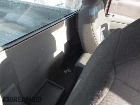 ✅ 2005 Ford Ranger XL • VIN: 1FTYR10U85PB11458 • Lot: 43734783. Listed on IAAI with 212,010 mi. Free auction sales archive from the USA and detailed vehicle history report at DreamBid. Image 8.