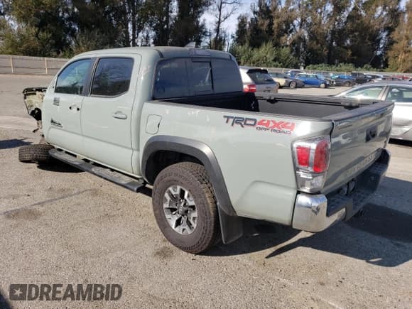 ✅ 2023 Toyota Tacoma SR • VIN: 3TMCZ5AN6PM568660 • Лот: 92316775. Опубликован ранее на Copart с пробегом 55 599 миль. Бесплатный доступ к архиву аукционных продаж из США и подробный отчёт об истории автомобиля на DreamBid. Изображение 2.