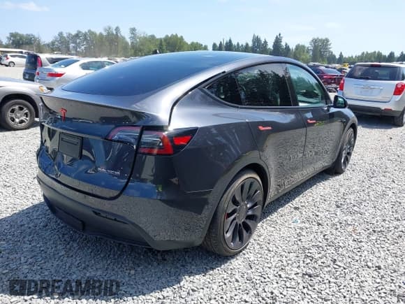 ✅ 2025 Tesla Model Y Performance • VIN: 7SAYGDEF3SF254196 • Lot: 42493835. Wystawiony na IAAI z przebiegiem 2 500 mil. Bezpłatny archiwum sprzedaży aukcyjnych z USA i szczegółowy raport historii pojazdu na DreamBid. Zdjęcie 4.