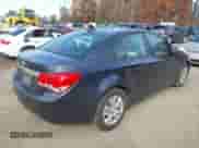 2015 Chevrolet Cruze LS z VIN 1G1PA5SH7F7259010, wystawiony jako IAAI lot #43609681 z przebiegiem 93 417 mil mil oraz . Historia ofert i sprzedaży dostępna na DreamBid. Obrazek 4.