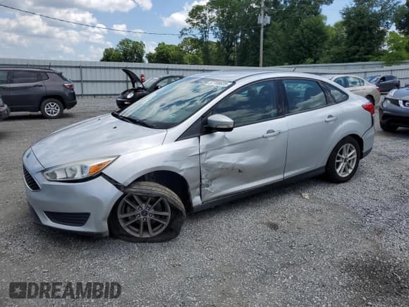 ✅ 2017 Ford Focus SE • VIN: 1FADP3F20HL337369 • Lot: 57708025. Wystawiony na Copart z przebiegiem 115 947 mil. Bezpłatny archiwum sprzedaży aukcyjnych z USA i szczegółowy raport historii pojazdu na DreamBid. Zdjęcie 1.
