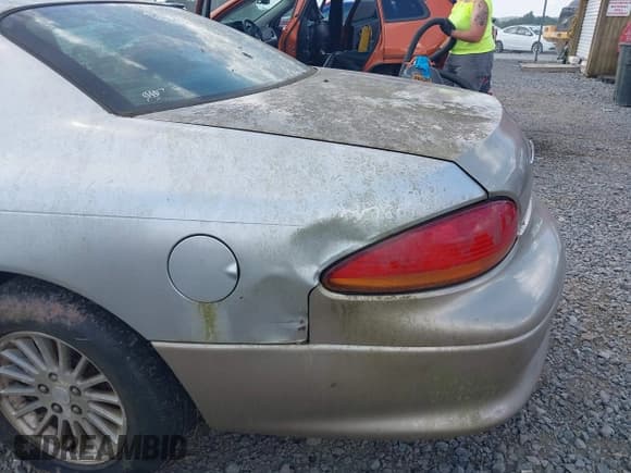 ✅ 2004 Chrysler Concorde LX • VIN: 2C3HD46R04H674725 • Lot: 42826830. Wystawiony na IAAI z przebiegiem 193 428 mil. Bezpłatny archiwum sprzedaży aukcyjnych z USA i szczegółowy raport historii pojazdu na DreamBid. Zdjęcie 6.