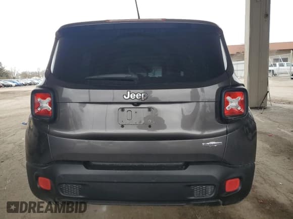 ✅ 2017 Jeep Renegade Latitude • VIN: ZACCJABB5HPF37984 • Lot: 52618355. Listed on Copart with 123,335 mi. Free auction sales archive from the USA and detailed vehicle history report at DreamBid. Image 6.