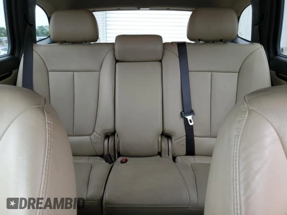 ✅ 2011 Hyundai Santa Fe Limited • VIN: 5XYZK3AB0BG086569 • Lot: 62057744. Listed on Copart with 88,937 mi. Free auction sales archive from the USA and detailed vehicle history report at DreamBid. Image 10.