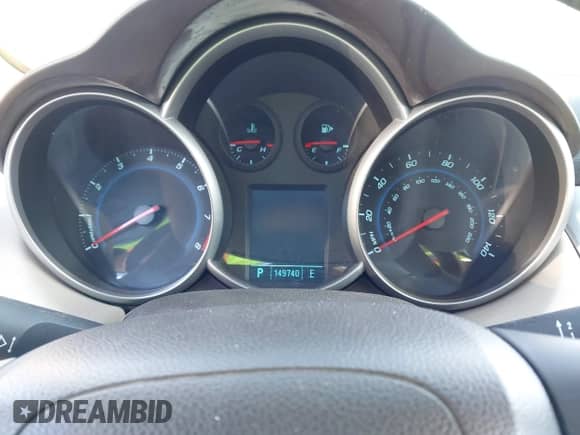 2011 Chevrolet Cruze 2LT z VIN 1G1PG5S93B7255702, wystawiony jako IAAI lot #43217025 z przebiegiem 149 740 mil mil oraz . Historia ofert i sprzedaży dostępna na DreamBid. Obrazek 7.