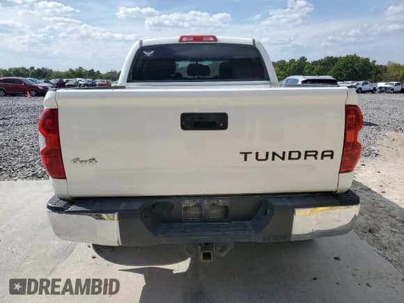 ✅ 2014 Toyota Tundra SR5 • VIN: 5TFDW5F19EX351808 • Lot: 83992995. Listed on Copart with 237,586 mi. Free auction sales archive from the USA and detailed vehicle history report at DreamBid. Image 6.