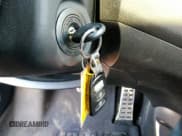 ✅ 2013 Hyundai Veloster w/Black Int • VIN: KMHTC6AD4DU120158 • Lot: 38180475. Wystawiony na IAAI z przebiegiem 73 561 mil. Bezpłatny archiwum sprzedaży aukcyjnych z USA i szczegółowy raport historii pojazdu na DreamBid. Zdjęcie 11.