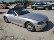 ✅ 2005 BMW Z4 2.5i • VIN: 4USBT33575LS58430 • Lot: 77840514. Wystawiony na Copart z przebiegiem 57 834 mil. Bezpłatny archiwum sprzedaży aukcyjnych z USA i szczegółowy raport historii pojazdu na DreamBid. Zdjęcie 4.