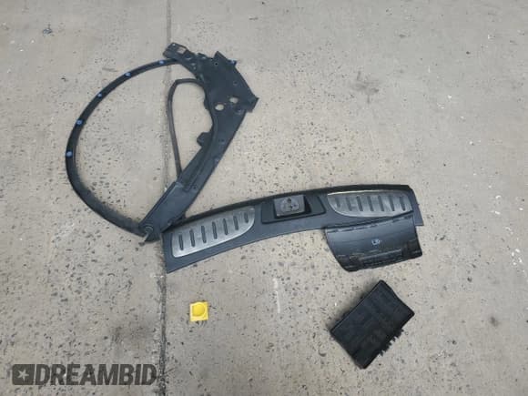 ✅ 2021 Dodge Durango R/T • VIN: 1C4SDJCT8MC601881 • Lot: 70047345. Listed on Copart with 70,721 mi. Free auction sales archive from the USA and detailed vehicle history report at DreamBid. Image 13.