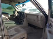 ✅ 2005 GMC Yukon Denali • VIN: 1GKEK63U05J241662 • Lot: 42626746. Listed on IAAI with 172,578 mi. Free auction sales archive from the USA and detailed vehicle history report at DreamBid. Image 5.