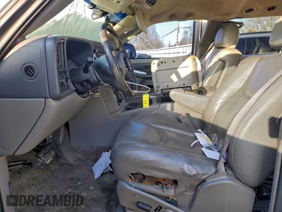 ✅ 2003 Chevrolet Suburban LT • VIN: 1GNEC16Z93J269919 • Lot: 95170445. Listed on Copart with Not provided. Free auction sales archive from the USA and detailed vehicle history report at DreamBid. Image 7.