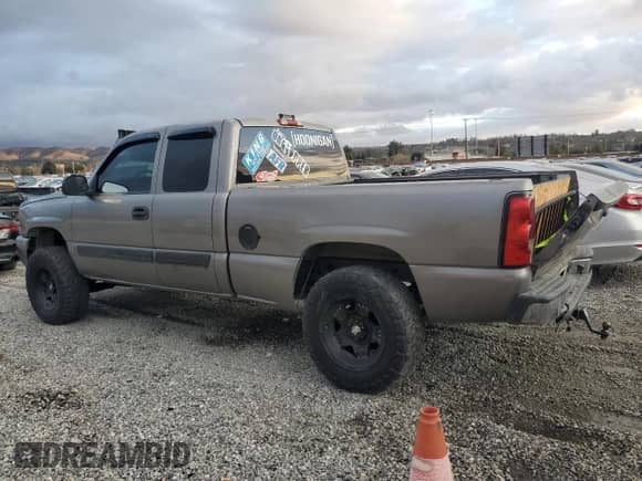 2006 Chevrolet Silverado 1500 LT2 z VIN 2GCEC19Z061306536, wystawiony jako Copart lot #45569345 z przebiegiem 219 158 mil mil oraz Czysty tytuł • Clean title. Historia ofert i sprzedaży dostępna na DreamBid. Obrazek 2.