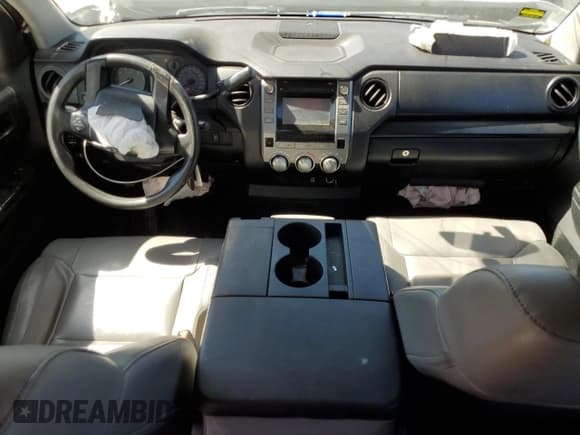 ✅ 2017 Toyota Tundra SR • VIN: 5TFRM5F11HX113595 • Lot: 86628155. Listed on Copart with 85,899 mi. Free auction sales archive from the USA and detailed vehicle history report at DreamBid. Image 8.