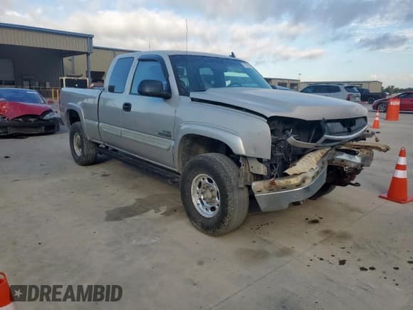 ✅ 2006 Chevrolet Silverado 2500HD LT2 • VIN: 1GCHK29D06E185922 • Лот: 81599505. Опубликован ранее на Copart с пробегом Не указан. Бесплатный доступ к архиву аукционных продаж из США и подробный отчёт об истории автомобиля на DreamBid. Изображение 4.