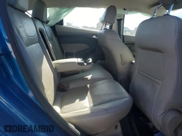 ✅ 2012 Ford Focus Electric • VIN: 1FAHP3R45CL411604 • Лот: 86098674. Опубликован ранее на Copart с пробегом Не указан. Бесплатный доступ к архиву аукционных продаж из США и подробный отчёт об истории автомобиля на DreamBid. Изображение 10.