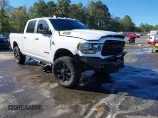 ✅ 2022 Ram 2500 Big Horn • VIN: 3C6UR5DL6NG280848 • Lot: 43586743. Wystawiony na IAAI z przebiegiem 76 593 mil. Bezpłatny archiwum sprzedaży aukcyjnych z USA i szczegółowy raport historii pojazdu na DreamBid. Zdjęcie 1.