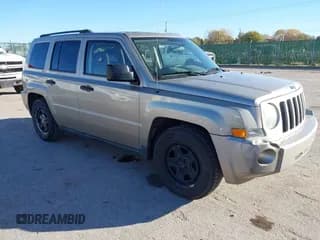 ✅ 2009 Jeep Patriot Sport • VIN: 1J4FT28BX9D165105 • Lot: 43641981. Wystawiony na IAAI z przebiegiem 190 718 mil. Bezpłatny archiwum sprzedaży aukcyjnych z USA i szczegółowy raport historii pojazdu na DreamBid. Zdjęcie 1.
