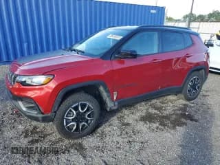 ✅ 2025 Jeep Compass Trailhawk • VIN: 3C4NJDDN3ST583895 • Lot: 91392555. Wystawiony na Copart z przebiegiem 11 301 mil. Bezpłatny archiwum sprzedaży aukcyjnych z USA i szczegółowy raport historii pojazdu na DreamBid. Zdjęcie 1.