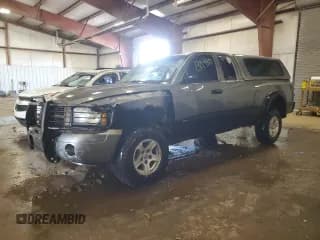 ✅ 2007 Dodge Dakota ST • VIN: 1D7HW22K67S245837 • Лот: 73995404. Опубликован ранее на Copart с пробегом 130 939 миль. Бесплатный доступ к архиву аукционных продаж из США и подробный отчёт об истории автомобиля на DreamBid. Изображение 1.