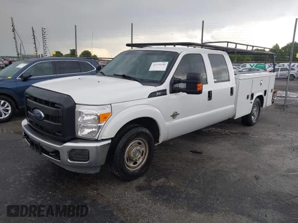 ✅ 2014 Ford F-250 XL • VIN: 1FT7W2AT0EEB17573 • Lot: 42539240. Listed on IAAI with 231,529 mi. Free auction sales archive from the USA and detailed vehicle history report at DreamBid. Image 2.