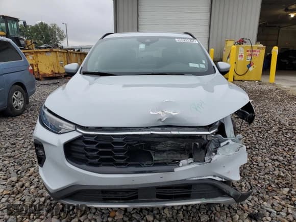 ✅ 2025 Ford Escape ST-Line Select • VIN: 1FMCU9NA4SUA74925 • Lot: 90024915. Wystawiony na Copart z przebiegiem 19 910 mil. Bezpłatny archiwum sprzedaży aukcyjnych z USA i szczegółowy raport historii pojazdu na DreamBid. Zdjęcie 5.