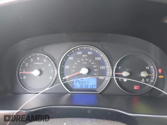 ✅ 2012 Hyundai Santa Fe GLS • VIN: 5XYZGDAG2CG144556 • Lot: 42596221. Listed on IAAI with 164,813 mi. Free auction sales archive from the USA and detailed vehicle history report at DreamBid. Image 7.