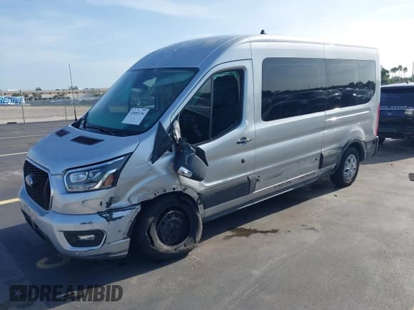 ✅ 2023 Ford Transit Passenger XL • VIN: 1FBAX2C84PKC10133 • Lot: 43085136. Listed on IAAI with 32,103 mi. Free auction sales archive from the USA and detailed vehicle history report at DreamBid. Image 17.