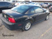 ✅ 2001 Ford Mustang Standard • VIN: 1FAFP40421F225105 • Lot: 42982197. Wystawiony na IAAI z przebiegiem 146 713 mil. Bezpłatny archiwum sprzedaży aukcyjnych z USA i szczegółowy raport historii pojazdu na DreamBid. Zdjęcie 4.