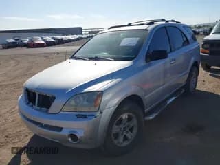 ✅ 2005 Kia Sorento LX • VIN: KNDJD733955400432 • Lot: 42779033. Wystawiony na IAAI z przebiegiem Nie podano. Bezpłatny archiwum sprzedaży aukcyjnych z USA i szczegółowy raport historii pojazdu na DreamBid. Zdjęcie 2.