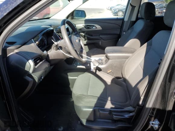 ✅ 2020 Chevrolet Traverse LS • VIN: 1GNERFKW1LJ142279 • Lot: 66882814. Wystawiony na Copart z przebiegiem 91 958 mil. Bezpłatny archiwum sprzedaży aukcyjnych z USA i szczegółowy raport historii pojazdu na DreamBid. Zdjęcie 7.