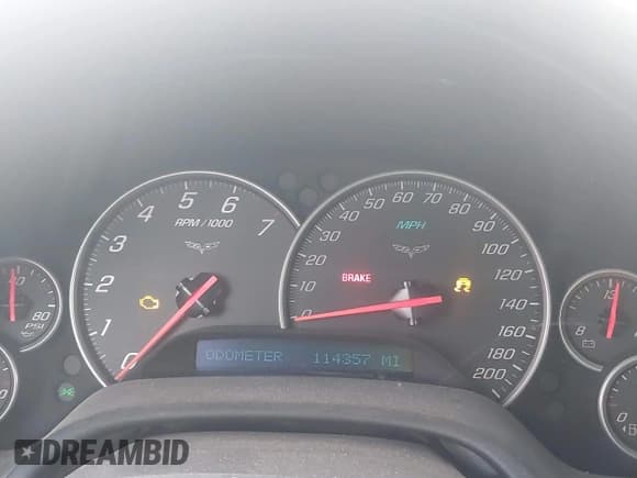 ✅ 2008 Chevrolet Corvette • VIN: 1G1YY36W985120265 • Lot: 43638631. Wystawiony na IAAI z przebiegiem 114 357 mil. Bezpłatny archiwum sprzedaży aukcyjnych z USA i szczegółowy raport historii pojazdu na DreamBid. Zdjęcie 7.