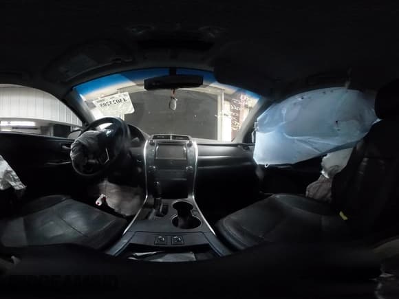 ✅ 2017 Toyota Camry XLE • VIN: 4T1BF1FK1HU703824 • Lot: 43023205. Wystawiony na IAAI z przebiegiem 86 303 mil. Bezpłatny archiwum sprzedaży aukcyjnych z USA i szczegółowy raport historii pojazdu na DreamBid. Zdjęcie 18.