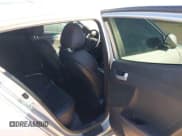 ✅ 2013 Hyundai Veloster Turbo • VIN: KMHTC6AE6DU162372 • Lot: 41481820. Wystawiony na IAAI z przebiegiem 105 650 mil. Bezpłatny archiwum sprzedaży aukcyjnych z USA i szczegółowy raport historii pojazdu na DreamBid. Zdjęcie 8.