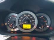 ✅ 2009 Toyota RAV4 • VIN: JTMBF35V695007158 • Lot: 43422723. Wystawiony na IAAI z przebiegiem 174 973 mil. Bezpłatny archiwum sprzedaży aukcyjnych z USA i szczegółowy raport historii pojazdu na DreamBid. Zdjęcie 7.