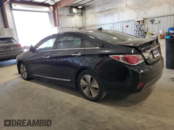 ✅ 2015 Hyundai Sonata • VIN: KMHEC4A4XFA122854 • Лот: 92357015. Опубликован ранее на Copart с пробегом 120 539 миль. Бесплатный доступ к архиву аукционных продаж из США и подробный отчёт об истории автомобиля на DreamBid. Изображение 2.