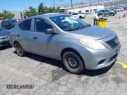 ✅ 2014 Nissan Versa SV • VIN: 3N1CN7AP7EL834721 • Lot: 42842737. Wystawiony na IAAI z przebiegiem 210 092 mil. Bezpłatny archiwum sprzedaży aukcyjnych z USA i szczegółowy raport historii pojazdu na DreamBid. Zdjęcie 1.