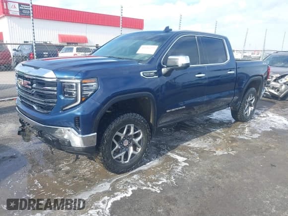 ✅ 2022 GMC Sierra 1500 SLT • VIN: 1GTUUDED9NZ613973 • Лот: 41336272. Опубликован ранее на IAAI с пробегом 57 564 миль. Бесплатный доступ к архиву аукционных продаж из США и подробный отчёт об истории автомобиля на DreamBid. Изображение 2.