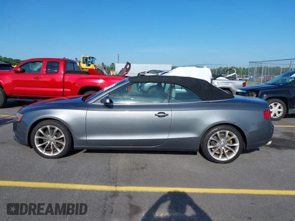 ✅ 2013 Audi A5 Premium Plus • VIN: WAULFAFH5DN009944 • Lot: 42508314. Listed on IAAI with 233,593 mi. Free auction sales archive from the USA and detailed vehicle history report at DreamBid. Image 14.