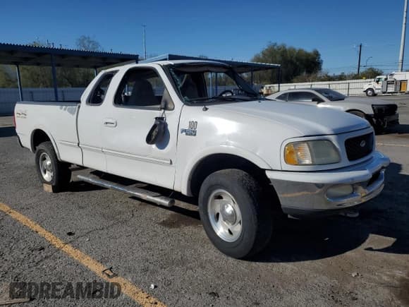 ✅ 1997 Ford F-150 XL • VIN: 1FTDX1868VKA02280 • Lot: 84833045. Wystawiony na Copart z przebiegiem 206 425 mil. Bezpłatny archiwum sprzedaży aukcyjnych z USA i szczegółowy raport historii pojazdu na DreamBid. Zdjęcie 4.