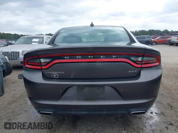 ✅ 2015 Dodge Charger SXT • VIN: 2C3CDXHG5FH852204 • Lot: 43640564. Listed on IAAI with 175,431 mi. Free auction sales archive from the USA and detailed vehicle history report at DreamBid. Image 16.