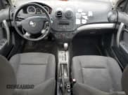 ✅ 2008 Chevrolet Aveo LS • VIN: KL1TD56638B142831 • Lot: 48429175. Wystawiony na Copart z przebiegiem 177 863 mil. Bezpłatny archiwum sprzedaży aukcyjnych z USA i szczegółowy raport historii pojazdu na DreamBid. Zdjęcie 8.