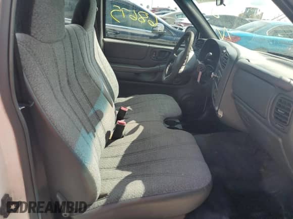 2001 Chevrolet S-10 с VIN 1GCCS145118257545, выставлен на аукционе Copart как лот 77976294 с пробегом 68 675 миль миль и На запчасти • Non repairable. История ставок и продаж доступна на DreamBid. Изображение 10.