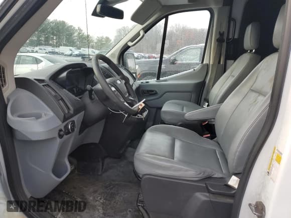 ✅ 2019 Ford Transit • VIN: 1FTYR1CM9KKB23140 • Lot: 43346595. Wystawiony na Copart z przebiegiem 64 759 mil. Bezpłatny archiwum sprzedaży aukcyjnych z USA i szczegółowy raport historii pojazdu na DreamBid. Zdjęcie 7.