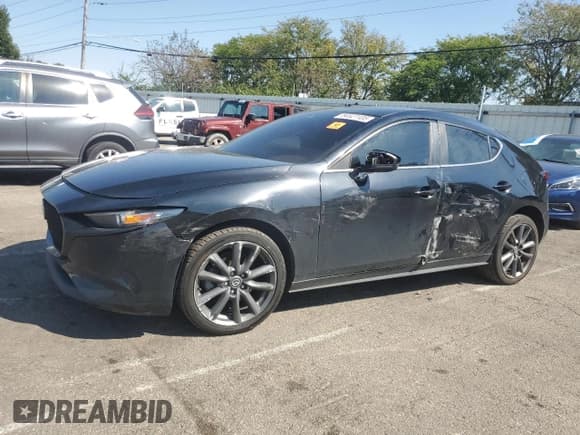 ✅ 2021 Mazda 3 Select • VIN: JM1BPBKL7M1319239 • Lot: 84627435. Listed on Copart with 133,008 mi. Free auction sales archive from the USA and detailed vehicle history report at DreamBid. Image 1.