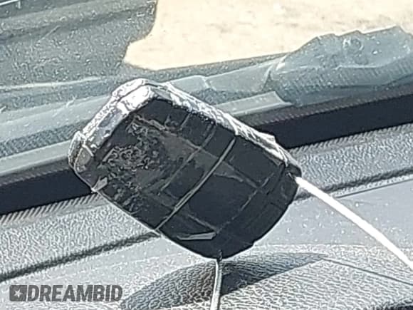 ✅ 2008 BMW 3 Series 328i • VIN: WBAVC53568FZ84701 • Лот: 42788132. Опубликован ранее на IAAI с пробегом 217 099 миль. Бесплатный доступ к архиву аукционных продаж из США и подробный отчёт об истории автомобиля на DreamBid. Изображение 11.